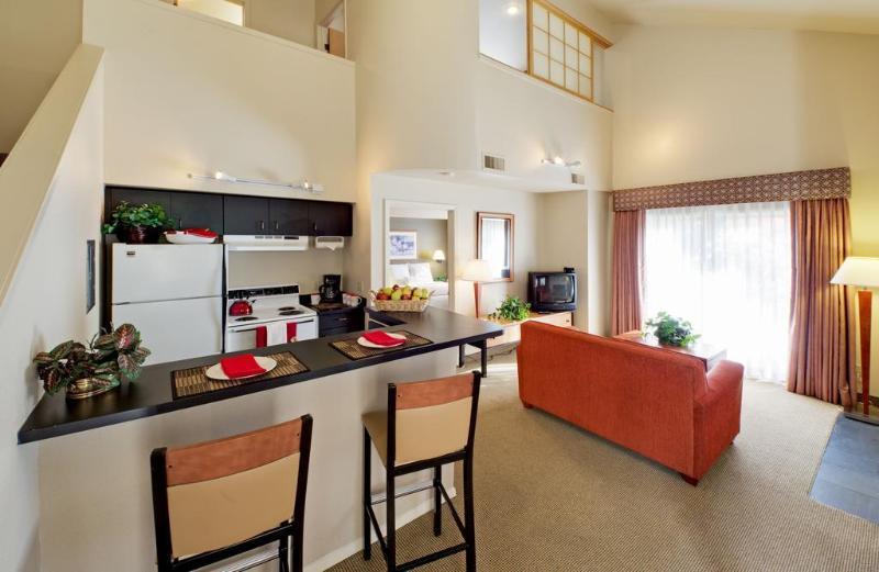 Hawthorn Suites By Wyndham Kent, Wa Exteriör bild