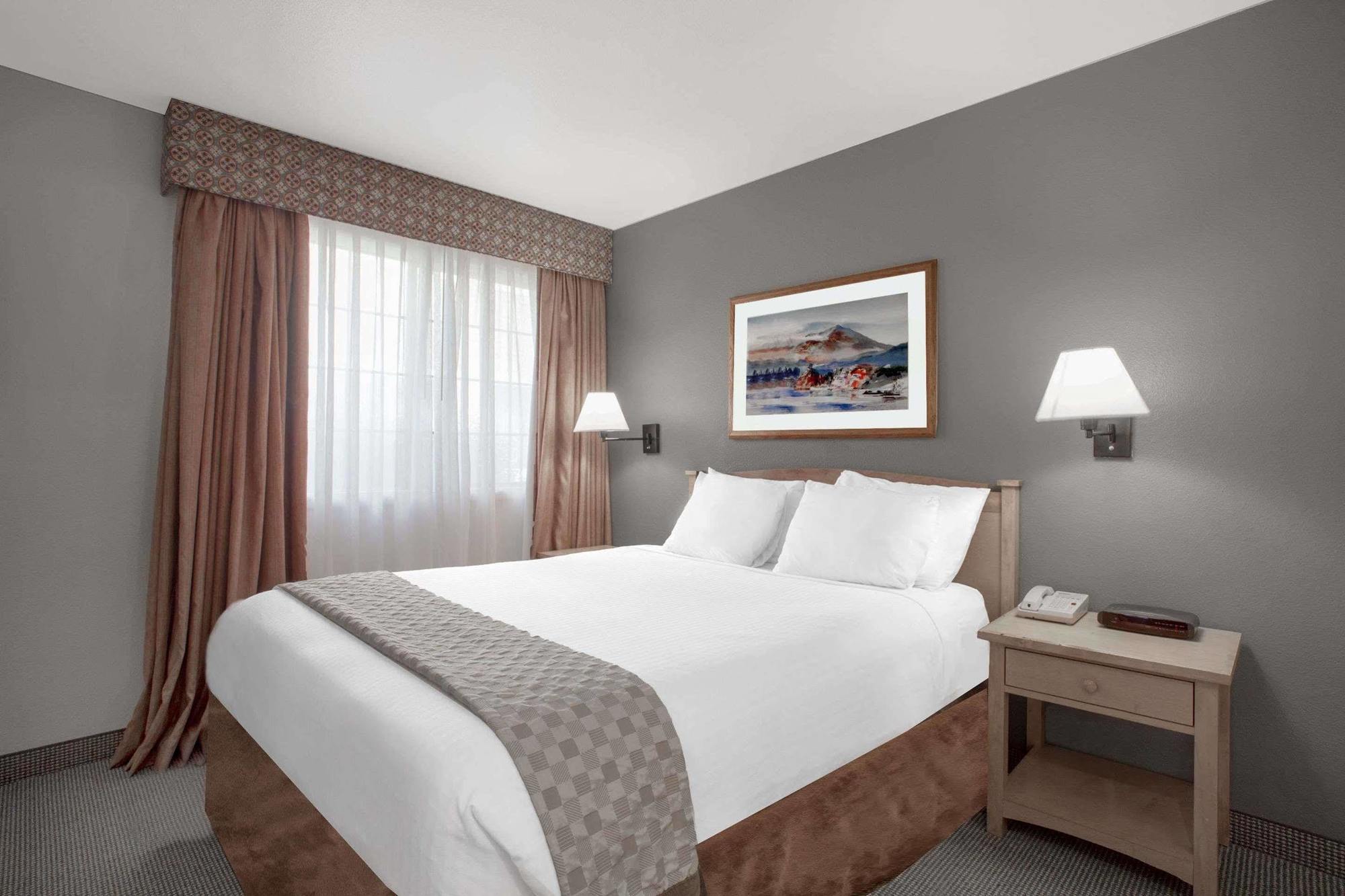 Hawthorn Suites By Wyndham Kent, Wa Exteriör bild